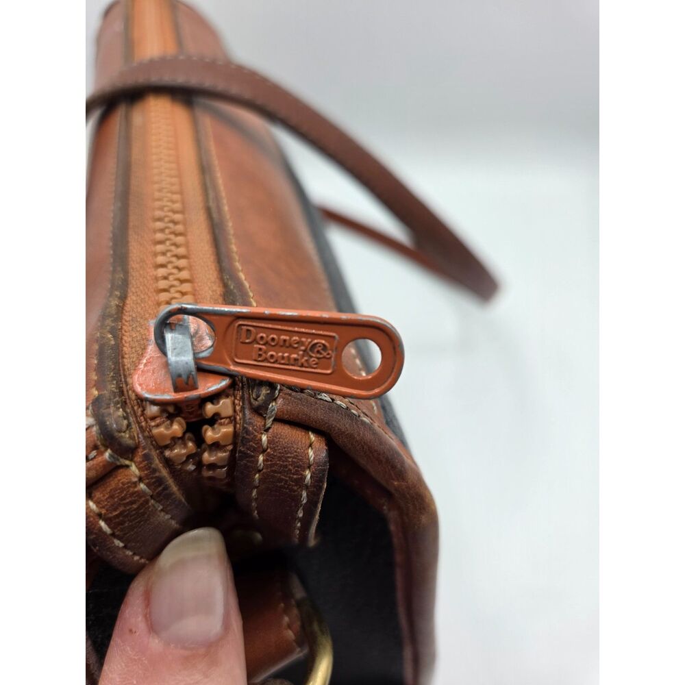 Vintage Dooney & Bourke All-weather Leather Cross-body bag